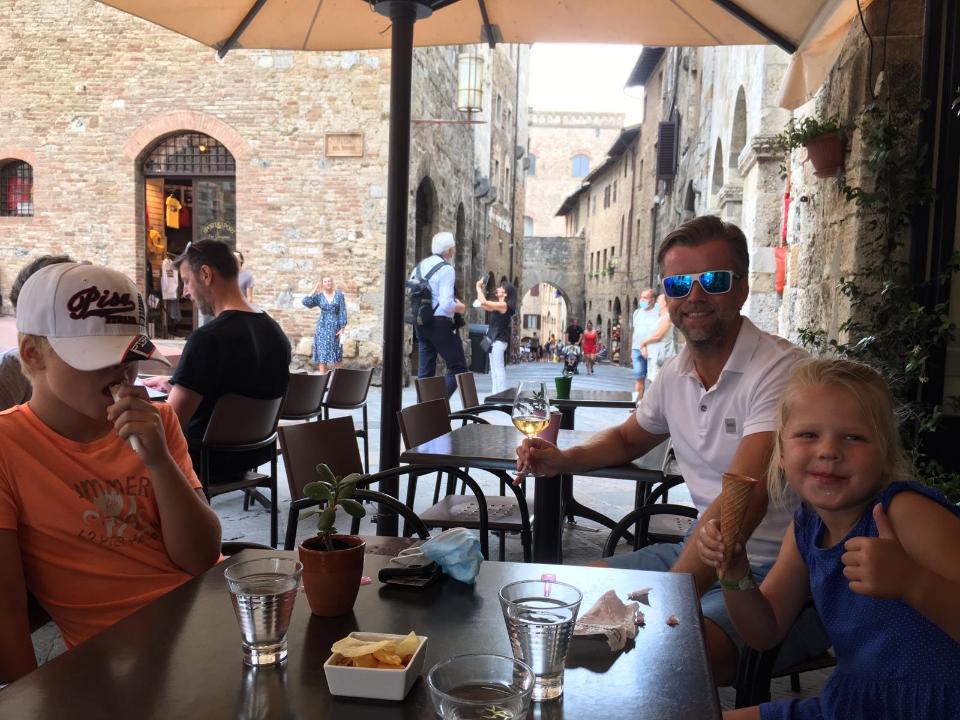 aca0b893-e9f0-42a2-9909-845b7d9bf2f6