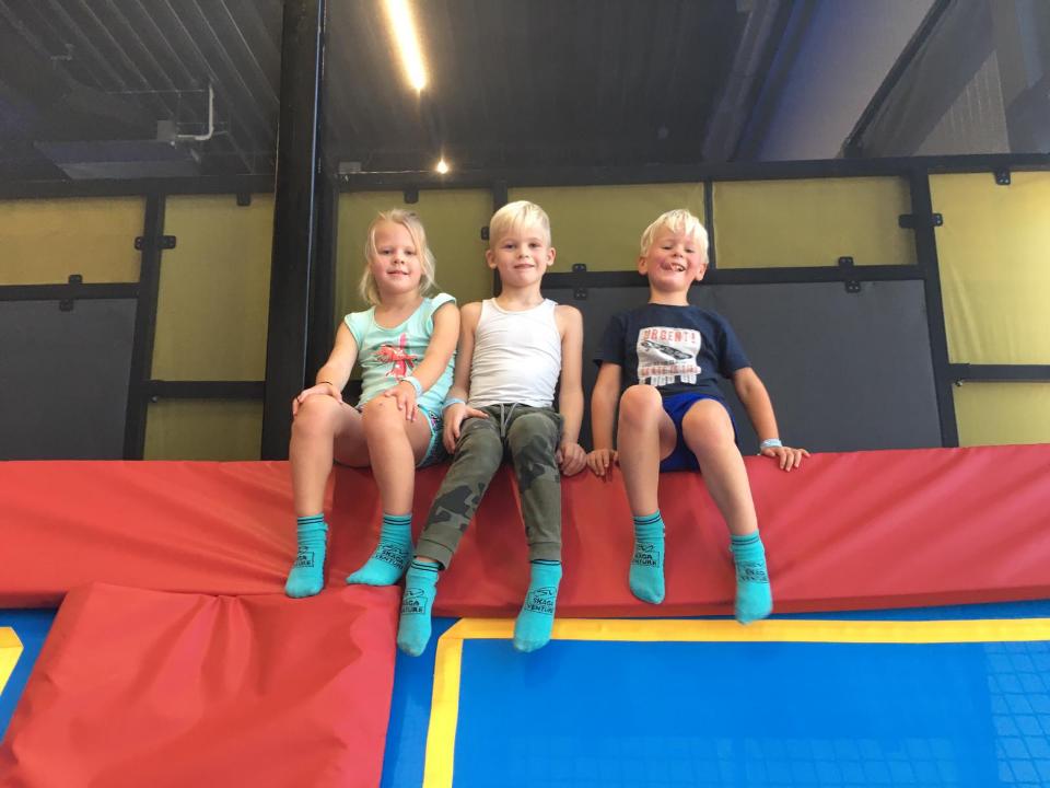 1B1771D0-57FA-40DE-9F5F-3C84FE99F9E3