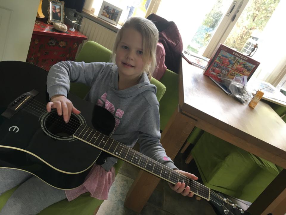 3AA2ED4B-9789-4772-AA36-7B84FF5F404B