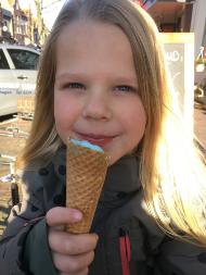 E29DD3C7-CD19-4B3F-B4D3-08AB13FCFB56