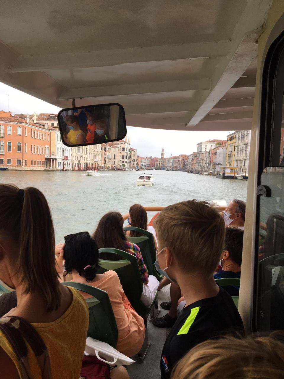 8C8B27FE-CC63-4296-A55B-C538421931CC