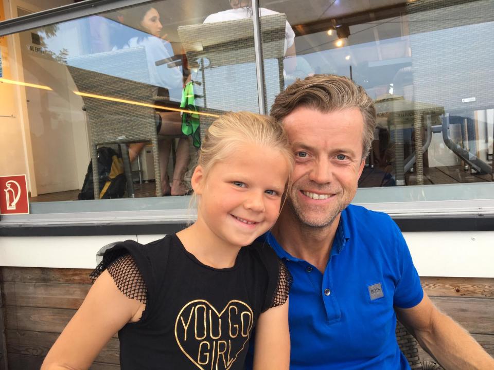 3C3420EF-81B0-4724-9863-EC64C1502782