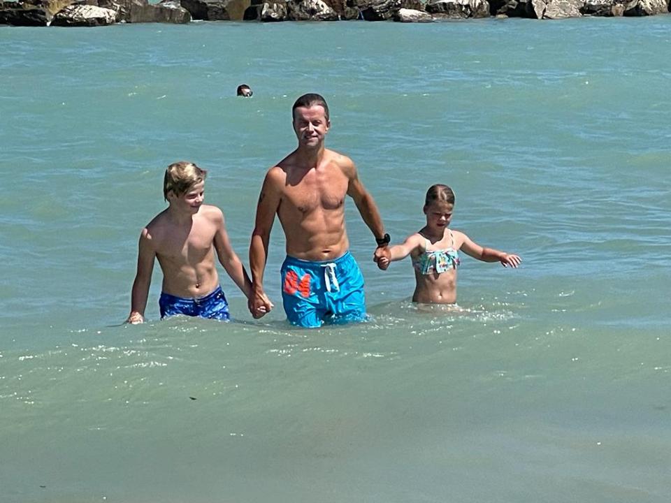 59AD27DE-187B-477F-87F8-2C78D1EE8EF9