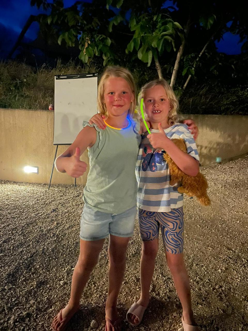 60D54F74-F4D8-43F9-A594-A744CF8CE630