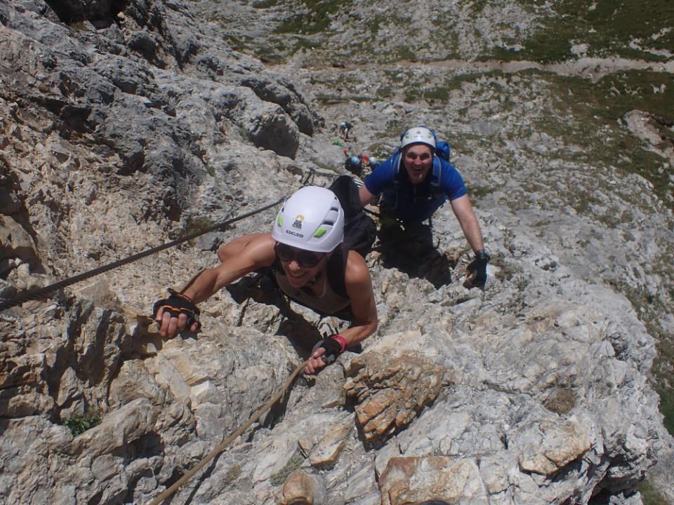 79096DE3-9932-44AA-B490-7EE69B9330D1