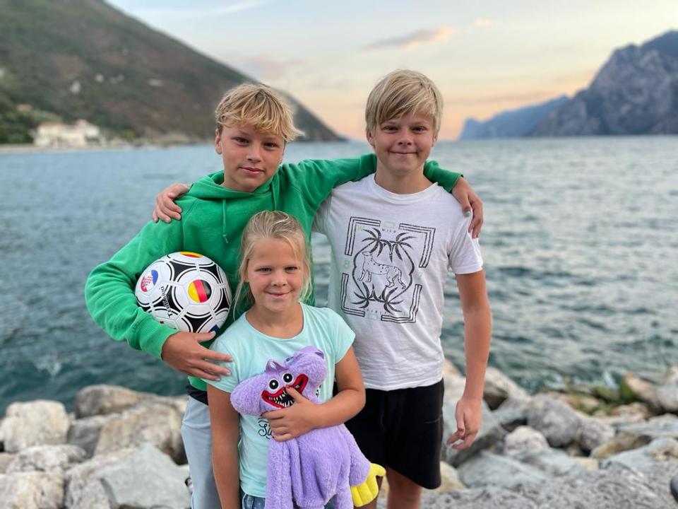 B5968696-05F0-49F9-9C49-8B4E7635B383