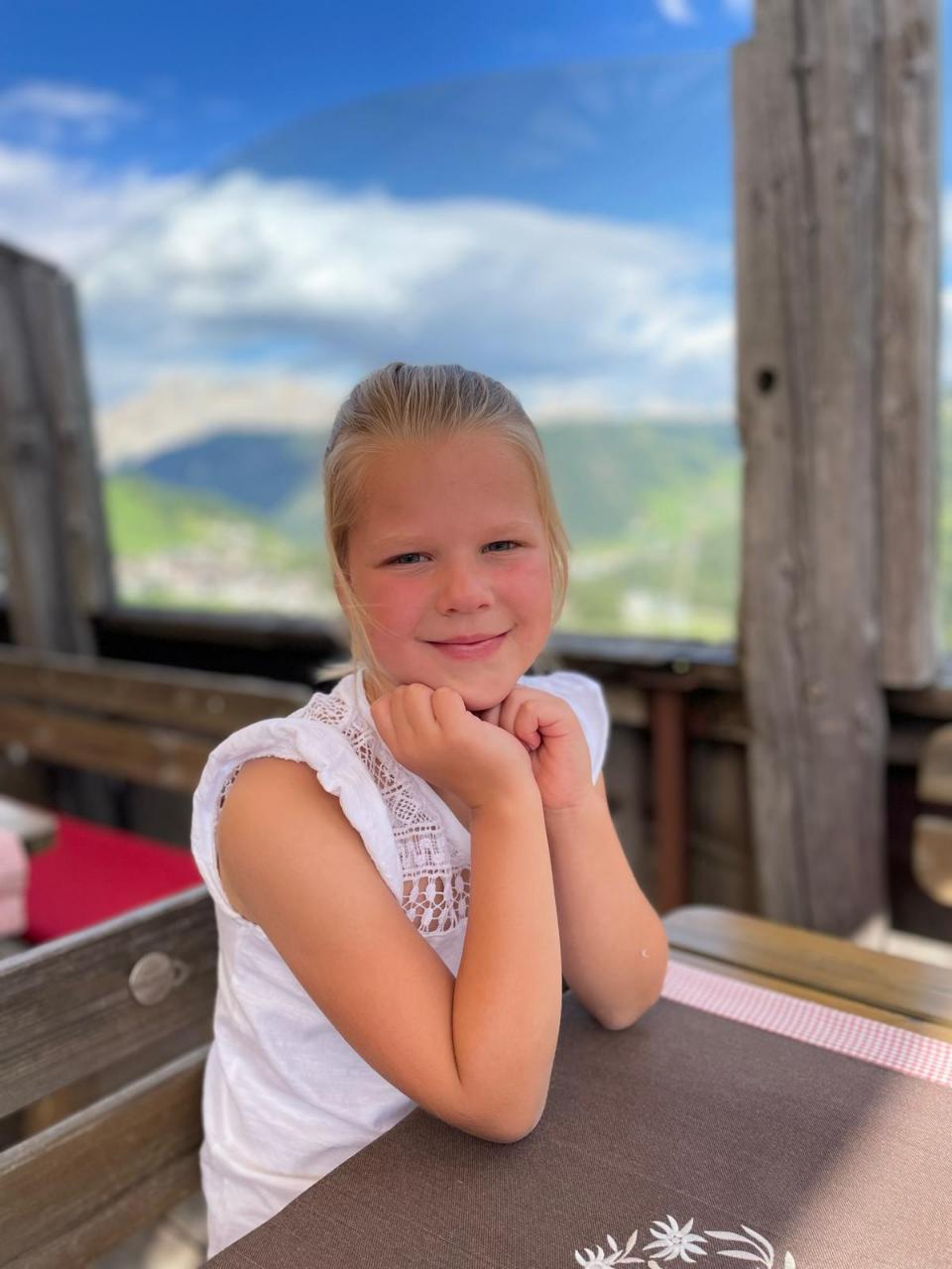 E99CB84C-F3E3-40CD-8407-29EC59E7765E