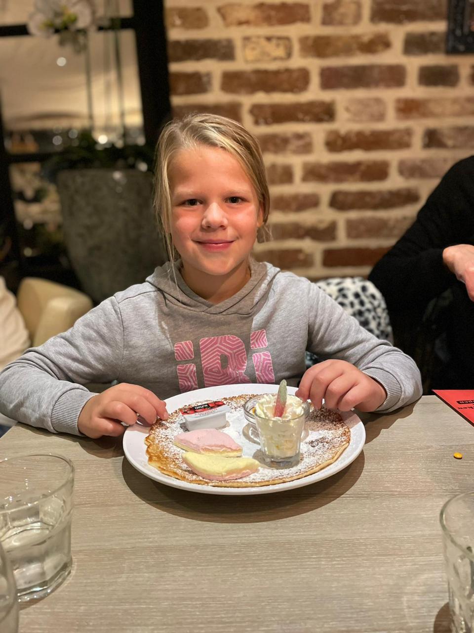 9C3C81D4-BFD2-4BB8-AB0E-224FC133AC2F