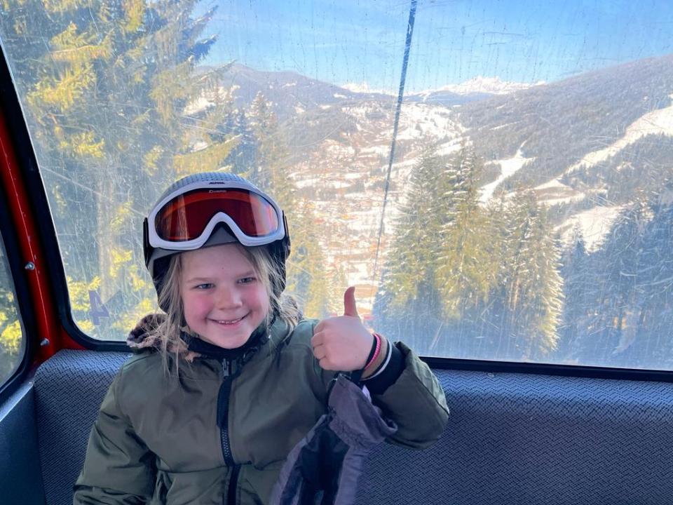 A1247B64-587D-4142-A0AF-09B4C8D441C4